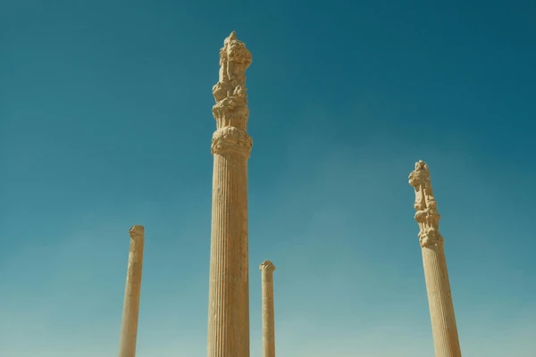 Border Crossings in Iran