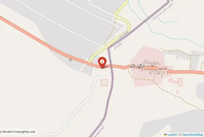 Close-up map showing a border crossing point with marker at the selected land port of entry between Afghanistan and Pakistan