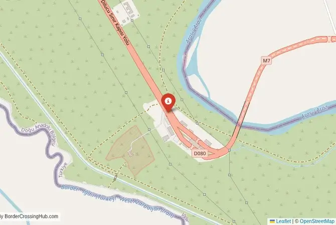 Close-up map showing a border crossing point with marker at the selected land port of entry between Azerbaijan and Turkey (via Nakhchivan exclave)