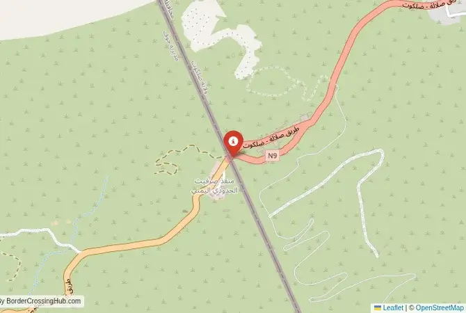 Close-up map showing a border crossing point with marker at the selected land port of entry between Yemen and Oman