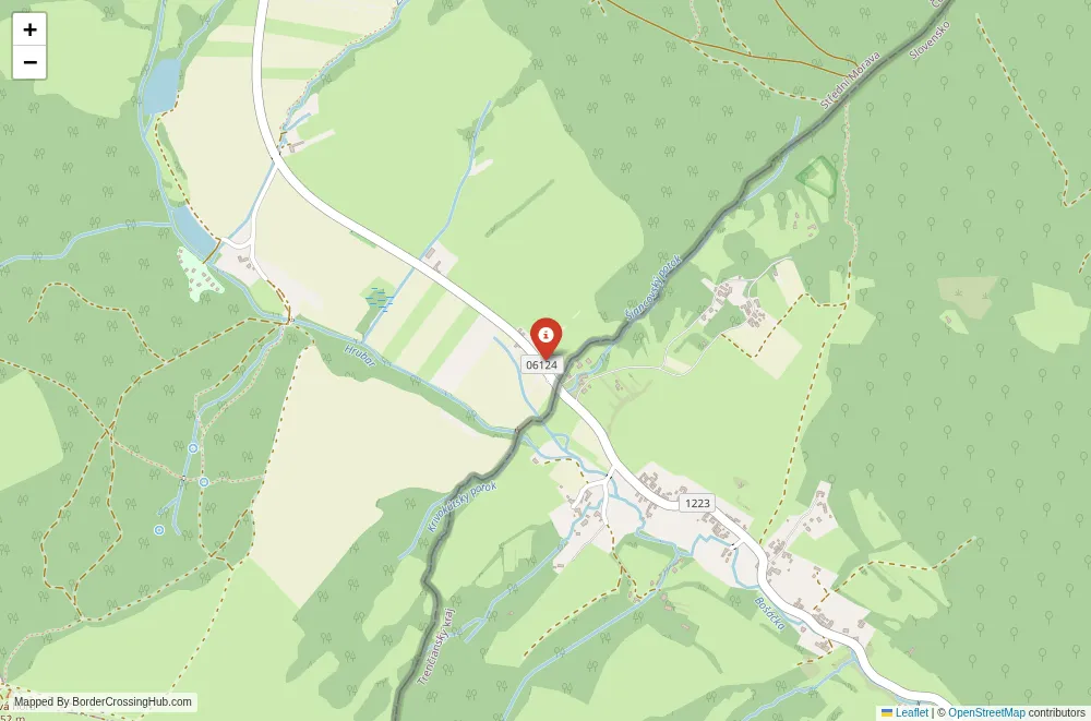 Close-up map showing a border crossing point with marker at the selected land port of entry between Slovakia and Czech Republic