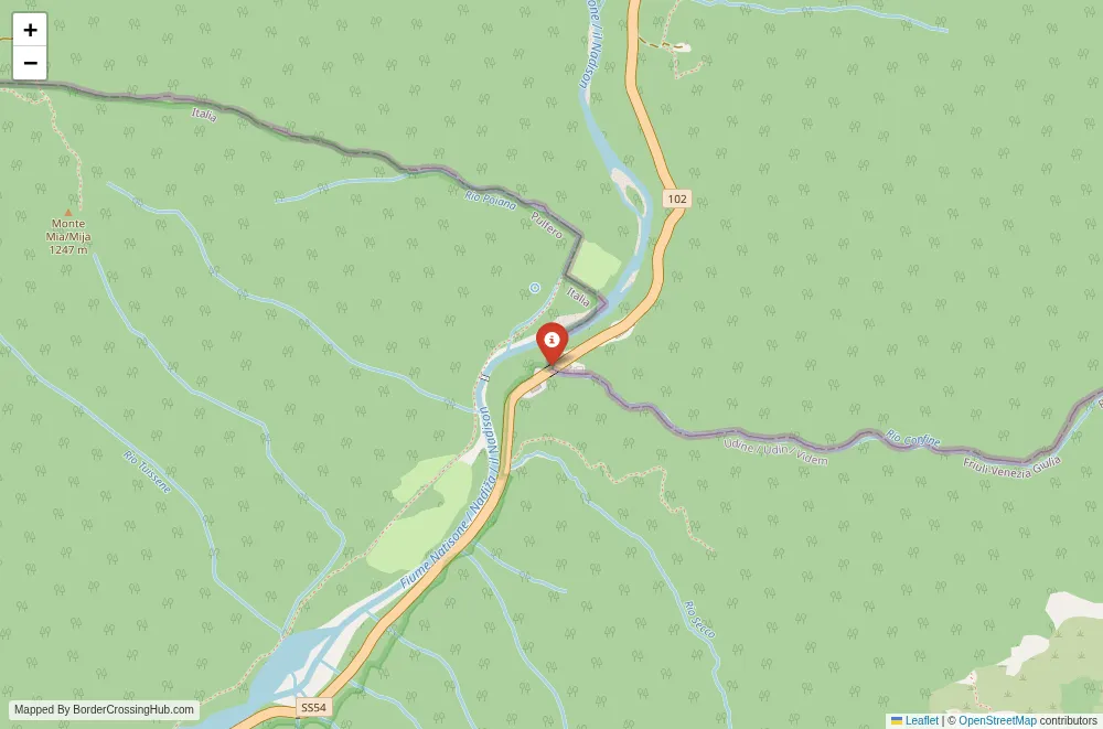 Close-up map showing a border crossing point with marker at the selected land port of entry between Italy and Slovenia
