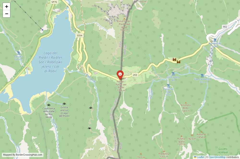 Close-up map showing a border crossing point with marker at the selected land port of entry between Italy and Slovenia