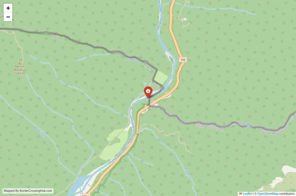 Close-up map showing a border crossing point with marker at the selected land port of entry between Italy and Slovenia