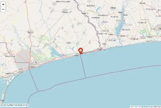 Close-up map showing a border crossing point with marker at the selected land port of entry between Benin and Togo
