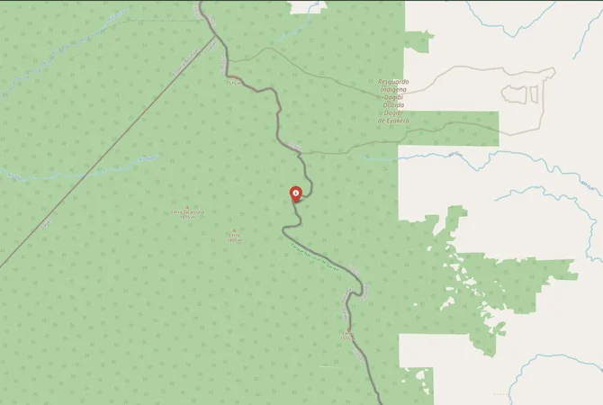 Close-up map showing a border crossing point with marker at the selected land port of entry between Panama and Colombia